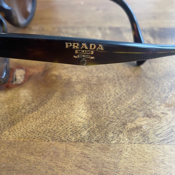 Prada Women\'s tortoise shell  Sunglasses